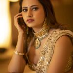 Sargun Mehta Instagram – Chann vi karda tareef tere chehre di 🧿
Aur 2nd wali photo proof hai that i love me ❤🧿

Outfit @abhinavmishra_
  @quirk_india
Jewellery @balkishanjewellers
Styled by @d_devraj
Assisted by @pranjain_
Photograher @farazdaksaifuddin