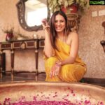 Sargun Mehta Instagram – Hey… do a typical girly me pose …

Me – 😬😬😬😬

Outfit @maisonblu
Jewellery @talwarsonsjewellers
Styled by @d_devraj
Assisted by @stylebyayesha
Photographer @farazdaksaifuddin