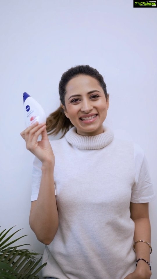 Sargun Mehta Instagram - Being an artist, compromise with my health and skin is not an option! A glass of milk every day keeps me fit as a fiddle in regards to health, but what about my skin? For my skin, I use the milk wash from NIVEA Milk Delights Face Wash, which has a milk pH that is best suited for the skin and acts as a natural cleanser. I'm using the NIVEA Milk Delights Saffron Face Wash, which cleanses my face deeply and leaves it soft and smooth with a natural, healthy glow. Face cleansing could have never been such comforting and effective! Now you also don’t have to compromise for a good cleansing of your skin because you can get #meramilkwashglow from @niveaindia When it comes to healthy and glowing skin #dontfacewashmilkwash