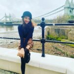 Saumya Tandon Instagram - This long trip has been full of ups and downs and highs and lows. Traveling teaches you a lot. I know it’s tough to travel in covid times. But my new year plan is to not stop. PS. Behind me is Hammersmith bridge. #travel #traveldairies