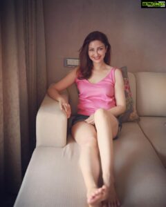 Saumya Tandon Instagram - I know it’s tough to be home , you might feel lost, restless and confused. Every time I feel so I always count my blessings, I Thank God for keeping me and my family healthy and safe. My heart goes out to the numerous families who are suffering and who have lost their loved ones. Please help people as much as you can. #staypositive and always count your blessings.