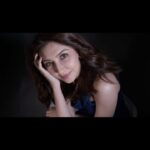 Saumya Tandon Instagram – Fun with some light play at @the_artofvisuals with the master photographer @pravintalan #photographyart #funwithlightsandshadows #reels #Instagramreels