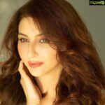 Saumya Tandon Instagram – #potrait no one can click a natural picture better than you @pravintalan . In natural light. #potraitphotography #mood