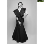 Saumya Tandon Instagram – Keep it #classy, keep it black and white!
 .. 
  Outfit @datetheramp 
Jewellery @azotiique
Styled by @stylebysaachivj
assisted by @nehha_o @rakhi.tharani Makeup @twinkle_makeupartist  Hair @jyoti_gabit #style #gown #blackandwhite #classy #retro