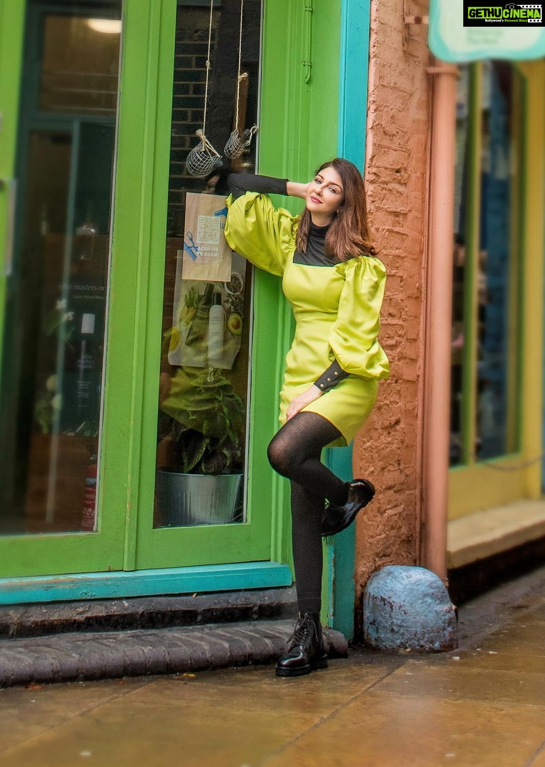 Saumya Tandon Instagram - Colours to brighten the dark winters.#neilsyard #london #travel #traveldiaries