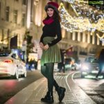 Saumya Tandon Instagram - Girl n the city ! #2 Pictures by @vineet_johri #london #christmas #travel #londonstreets