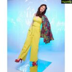 Saumya Tandon Instagram - Happy Weekend guys Outfit -@ranbirmukherjeeofficial @ranbirmukherjee Pictures @visualaffairs_va Stylist -@styledbyayushidixit @simrankhera5 #saumyatandon #fashion #neon #womenfashion
