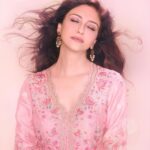 Saumya Tandon Instagram - Feel the moment! # Pictures @visualaffairs_va Outfit- @anjumodi Stylist- @styledbyayushidixit Makeup @Jignasha_choudhary #saumyatandon #potrait #vibe #mood