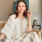 Saumya Tandon Instagram - My newly found love for #kaftaans with @mahrru s lovely creation. Enjoying dressing up for #ganeshchaturthi #saumyatandon #indianwear