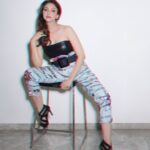 Saumya Tandon Instagram - Is there a aura around me! . . . . . . . . . . . Trousers by @fkns_by_narendrakumar Pictures by @visualaffairs_va MUAH by @twinkle_makeupartist . #saumyatandon #funk #fashion