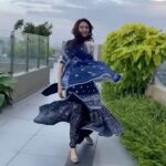 Saumya Tandon Instagram - All traditional on #rakhi #rakshabandhan . . . . . . . MAUH @twinkle_makeupartist #indianoutfit #saumyatandon #reelsindia #reelstrending #indianwear
