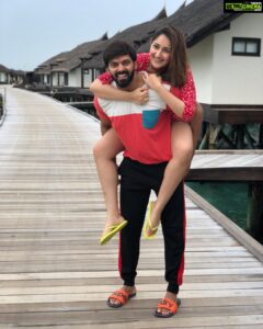 Sayyeshaa Saigal Instagram - Jumping into 2020 like...💃❤️😍 #newyear#2020#endofadecade#besttimeoftheyear#husbandandwife#holiday#season#maldives#tbt#love