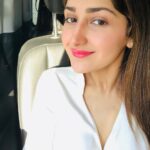 Sayyeshaa Saigal Instagram - Hello! Is it me you’re looking for?! 🎤🎵❤️ #carselfie#onthego#traveldiaries#love#white#pure#instapicture#instadaily#instafamily