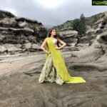 Sayyeshaa Saigal Instagram - Looking forward to #Kaappaan 1 week to go!! ❤️💃❤️ #movie#release#comingsoon#excited#love#songshoot#kurilekurile#volcano#indonesia##instapicture#oneweektogo#happytimes#travel#beautiful#places Mount Bromo