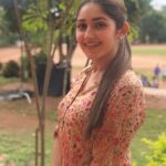 Sayyeshaa Saigal Instagram – Happy me shooting in the most beautiful weather!! ❤️ #hubli#shooting#yuvarathnaa#happy#work#shootdiaries#instapicture#instadaily#cool#rains