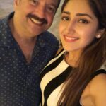 Sayyeshaa Saigal Instagram - Family time! ❤️ 📷 with my Mamu! 🤗 #familyfirst#familytime#makingmemories