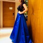 Sayyeshaa Saigal Instagram - Last night at the #12thannualedisonawards 💃💃 #award#chennai#gown#ootd#black#blue#peopleschoice#instadaily#instapicture