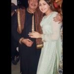 Sayyeshaa Saigal Instagram – Celebrating Lohri with my grand uncle! Hugs 🤗🤗🤗 #family#lohri#party#celebrate#love#instaphoto#indian#ootd#instadaily#sunday#night