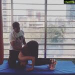 Sayyeshaa Saigal Instagram – Getting there! #headstand 💃

#fitness#tryingtoreachthegoal#target#train#happygirl#health#instadaily#instavideo