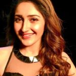 Sayyeshaa Saigal Instagram – Shiny me at shoot! 💃🐨 #festiveseason#christmas#newyear#shinyme#shootdiaries#tbt#instadaily