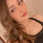 Sayyeshaa Saigal Instagram - Hii! Hope you’ll are doing well…keeping safe and positive! Here’s me sending you lots of love! ❤️ #love#instafamily#positivevibes#instadaily#instaphoto