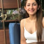 Sayyeshaa Saigal Instagram - Being happy never goes out of style. 💃😻 #happygirl#love#instaphoto#beyou#positivity#instadaily