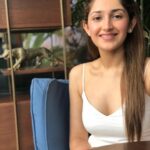 Sayyeshaa Saigal Instagram – Being happy never goes out of style. 💃😻

#happygirl#love#instaphoto#beyou#positivity#instadaily