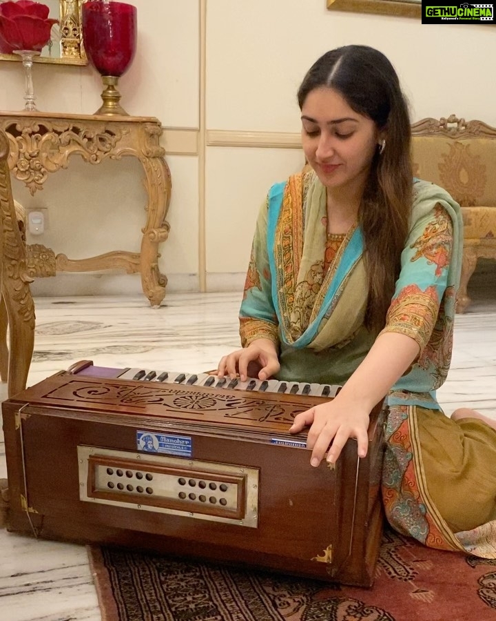 Sayyeshaa Saigal Instagram - I started learning singing when I was 5. It’s a passion of mine that not many people know of. I feel an inner sense of peace and liberation when I’m connected to music very much like when I watched #MaaraOnPrime. Be part of this soulful journey. I’d say #BeMaara @primevideoin ❤️