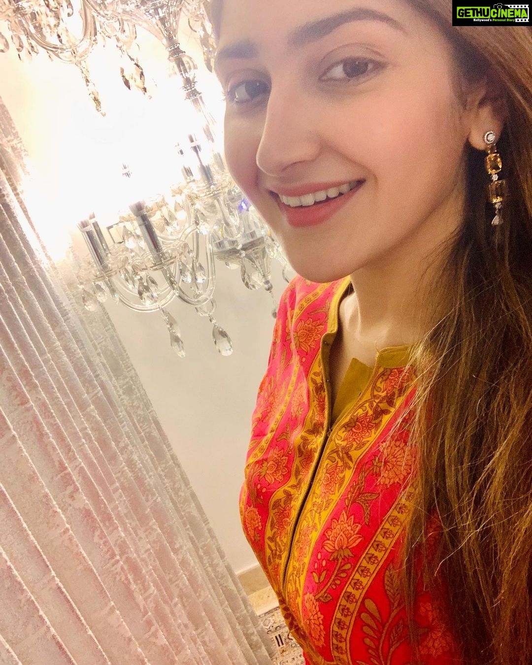 Sayyeshaa Saigal - 189.9K Likes - Most Liked Instagram Photos