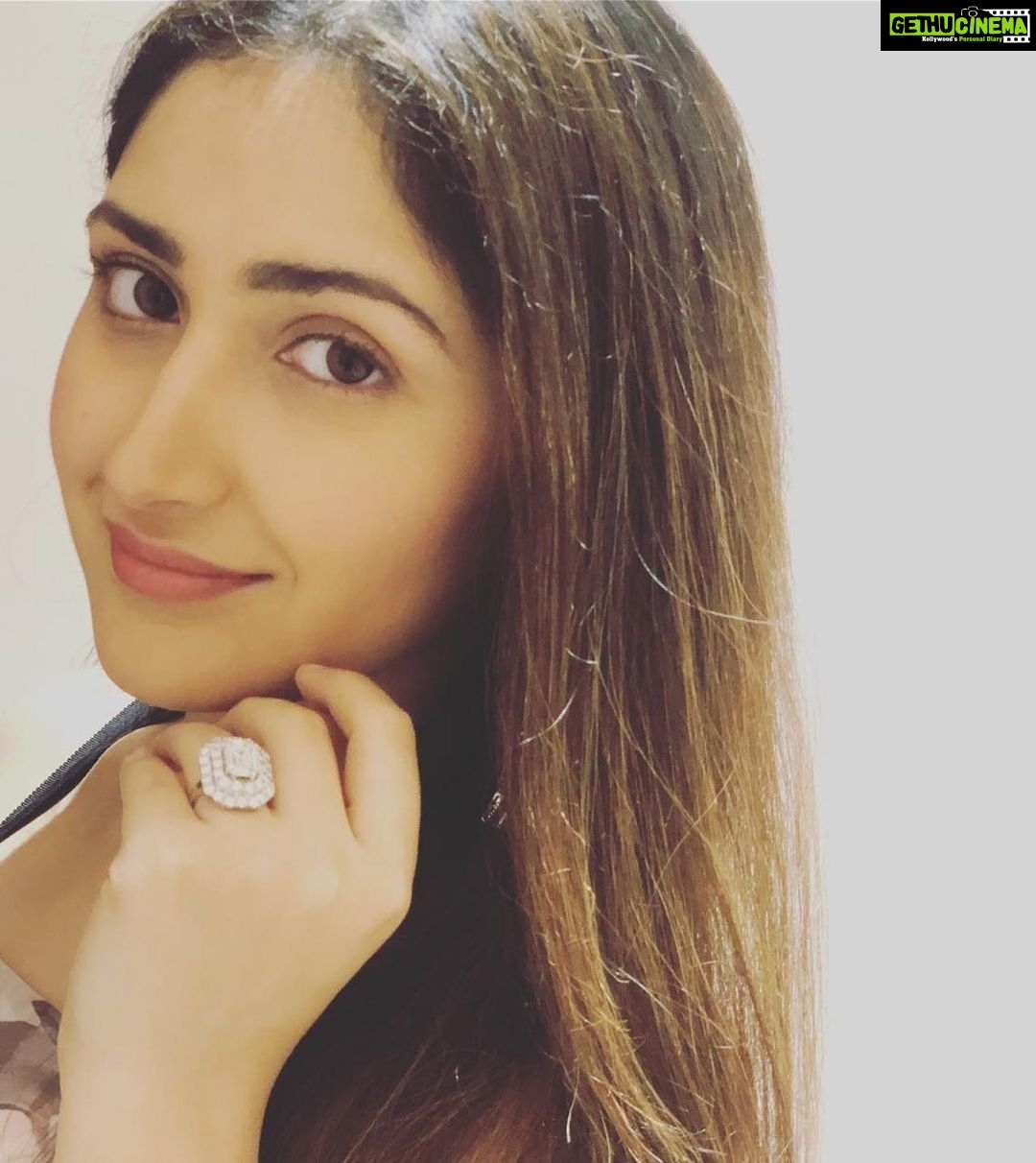 Sayyeshaa Saigal - 193.4K Likes - Most Liked Instagram Photos