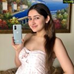 Sayyeshaa Saigal Instagram – It’s like they read my mind! Such an amazing camera and a battery that lasts all day but charges in just 15 minutes. So glad I got my hands on this one at my favourite OnePlus Experience Store! #UltraStopsAtNothing @oneplus_india 

Go check it out at your nearest OnePlus Stores, Reliance Digital & My Jio Stores. It will also be available at Croma, Poorvika, Chennai Mobiles and Supreme stores. Follow and tag #OnePlus8T5G #UltraStopsAtNothing, @reliance_digital