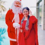 Shaalin Zoya Instagram – Merry Christmas from me and santa🎄 Crowne Plaza Kochi