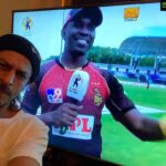 Shah Rukh Khan Instagram - Ami TKR we rule. Awesome display boys...u make us proud, happy and make us party even without a crowd. Love u team. @tkriders @simmo54 and my fav @dmbravo46 well done @kieron.pollard55 & my man @djbravo47 love you how many now4!!! @bazmccullum42 come to IPL lov u. Thank you Trinidad & Tobago and the @cplt20 for the tournament. @gototnt