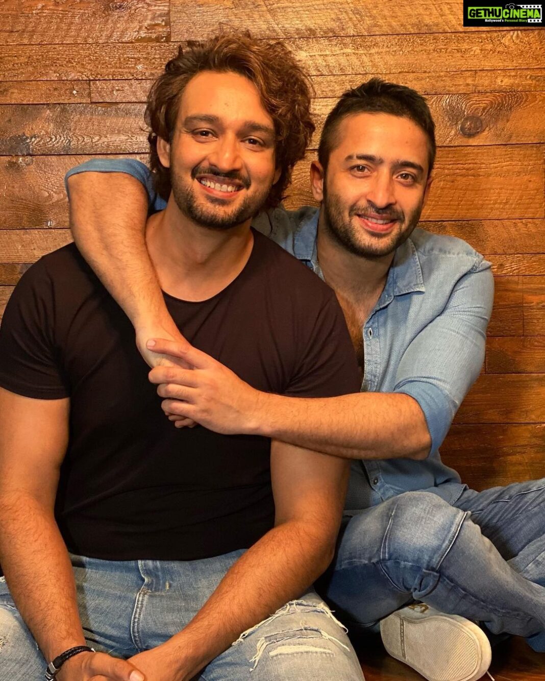 Shaheer Sheikh Instagram - Shot with @sourabhraaj.jain after yearsss… and I’m so happy that the camaraderie and madness is still intact! Here’s to always having each other’s back. Hope to see u sooner this time. ❤️❤️🤗