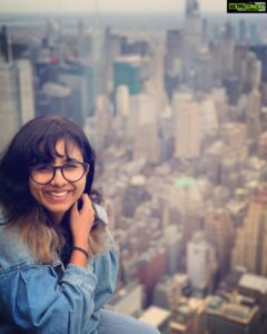Shakthisree Gopalan Instagram - Hello insta world - Happy Holidays from atop the Big Apple 🍎 #NYC #bigapple @edgenyc #happyholidays 📷 : @gopalash The Edge, New York