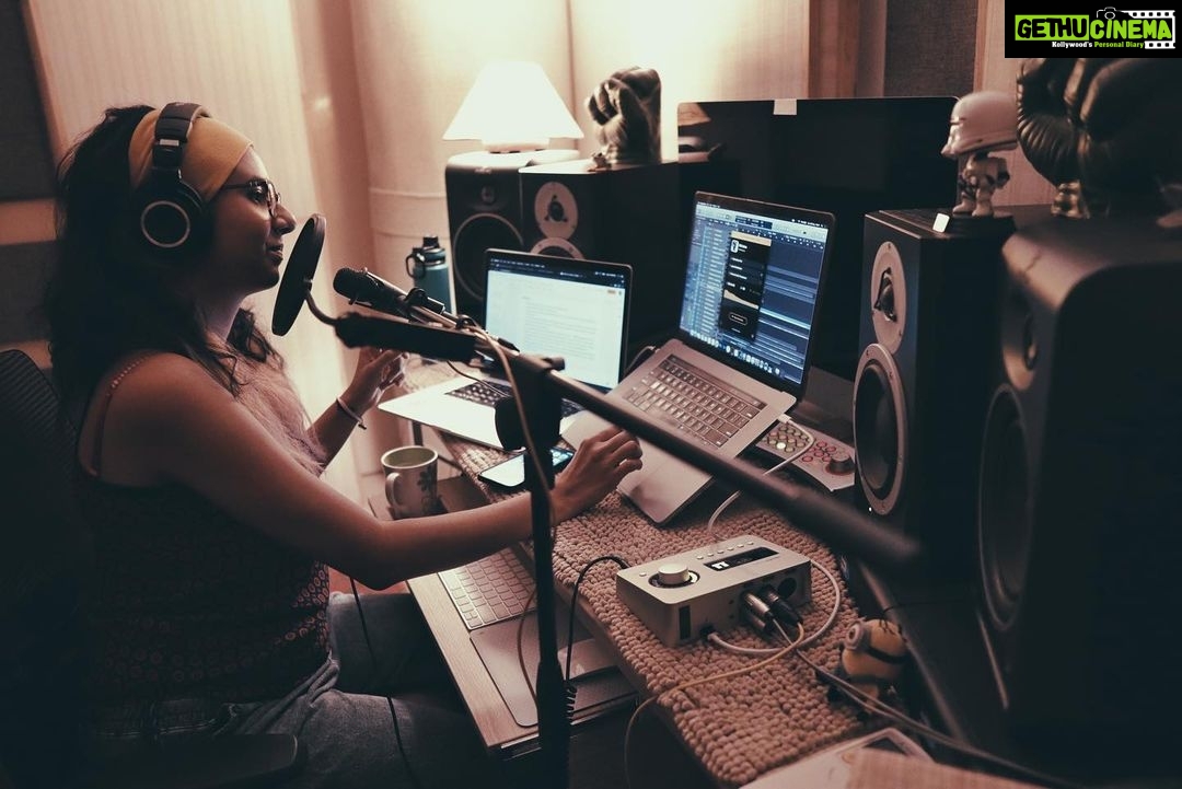 Shakthisree Gopalan Instagram - Love and thanks to everyone who tuned in to the #MusicForACause event on Sunday evening hosted by yours truly, organised by @o.k.listen and @gramrphone. Thank you for your love, support and contributions to @samarpanaforartsandwellbeing’s #HelpChennaiBreathe Campaign Special thanks to @tobsgarage for accompanying me on the show and to @ahummingheart for all the support. . . #thankyou ♥️