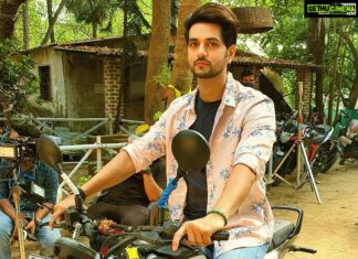 Shakti Arora Instagram - Wanna Ride? . . #shootdiaries #musicvideo #sneakpeak Shirt: @spykarofficial Styled by: @jivikasetpal