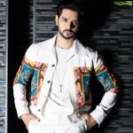 Shakti Arora Instagram – 😍
.

Styling @stylingbyvictor @sohail__mughal___ 
Makeup @darenmemonofficial 
Hair @krunal_kasare 
Clicked by @itshemangshah 
Outfit @krishsanghviofficial
#ShaktiArora