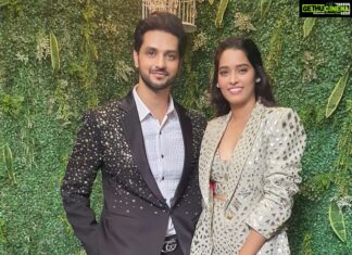 Shakti Arora Instagram - Coming up something soon.. Stylist @priyanshi2102 Outfit @mehboobsons #funtogether @nehaasaxena Nehas outfit @ranbirmukherjeeofficial