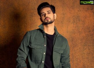 Shakti Arora Instagram - There is only one success- to be able to spend your life in your own way! . . Styled By : @simrat_bohra @pepupyourstyle Photographer : @navindhyaniphoto Shoes : @skechersindia Makeup : @ayazkhan5621_ Assisted by : @_kmidahat_ Studio : @studio211mumbai PR : @aspirecommuni #shaktiarora