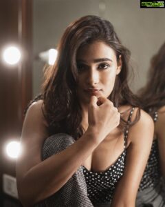 Shalini Pandey Instagram - Fantasizer
.
.
.
.
📷: @pixel.exposures
💄: @mitalivakil
💇🏻‍♀️: @hairstories_byseema
