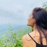 Shalini Pandey Instagram – ⛰🛤🧗🏻‍♀️🧘🏻‍♀️🍹🍜🐶