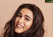 Shalini Pandey Instagram - 🦄 . . . 📷 : @thehouseofpixels 💄& 💇‍♀️: @namratasoni Styled by : @sanamratansi 👚: @deme_love_ 👖: @madaboutfashion_kejal Accessories: @the.olio.stories 👠: @charleskeithofficial