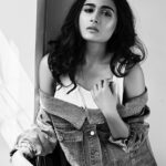 Shalini Pandey Instagram - 💙🖤🤍 . . . 📷 : @thehouseofpixels 💄& 💇‍♀️: @namratasoni Styled by : @sanamratansi 📍: @madison_onpeddar