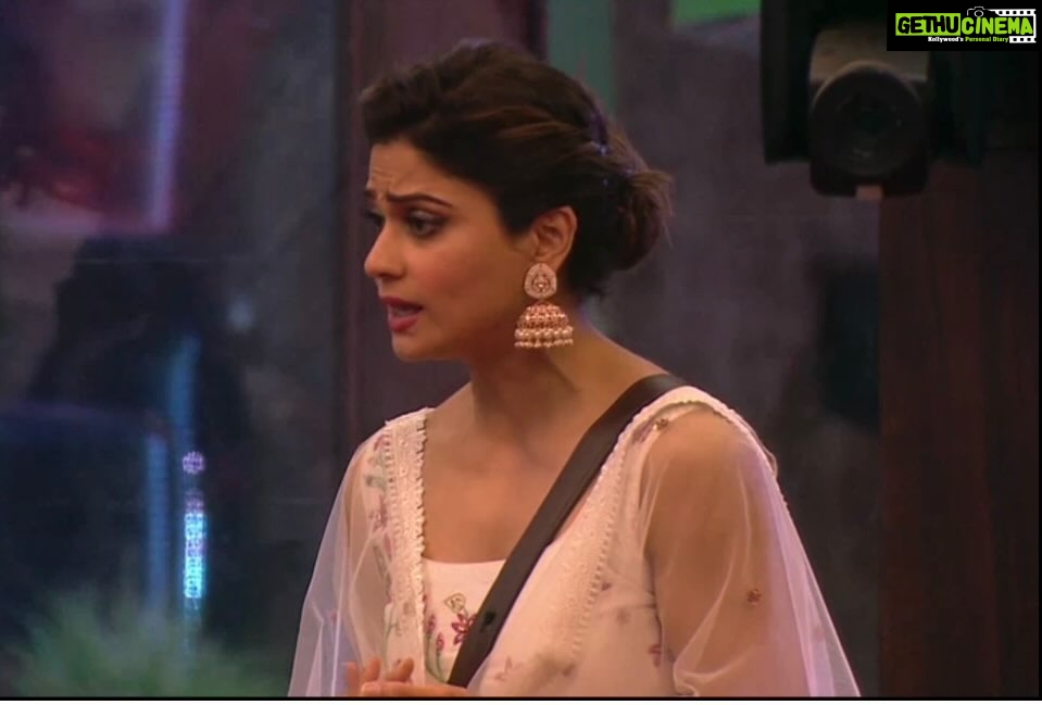 Shamita Shetty Instagram - Sidhi baat no bakwas. #Shamitashetty being her unfiltered self keeping the argument on point and winning the round like a pro π― @colorstv @endemolshineind @vootselect #ShamitaShetty #Queen #ShamitaIsTheBoss #ShamitaForTheWin #ShamitasTribe #BiggBoss #BiggBoss15 #TeamSS