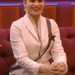 Shamita Shetty Instagram - Jid’din Da Tera Mukh Vekheya Rooh Hoyi Aa Deewani 😍❤️ Kaisa laga aap sabko #ShamitaShetty ka weekend ka vaar look ? 🤩 #ShamitaIsTheBoss #ShamitaForTheWin #Queen #ShamitasTribe #BiggBoss #BiggBoss15 #TeamSS