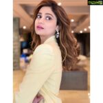 Shamita Shetty Instagram - Love her or Hate her but you can’t stop her. She’s like a phoenix that’ll rise from the ashes. Stand strong Queen We are proud of you. Let’s get the trophy home 🏆❤️ . . . 👗 - @tisyaaofficial @connectedforfashion 💍- @sonisapphire Styled by - @mohitrai Assisted by - @ruchikrishnastyles . #ShamitaShetty #ShamitaIsTheBoss #ShamitaForTheWin #Queen #ShamitasTribe #BiggBoss #BiggBoss15 #TeamSS