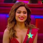 Shamita Shetty Instagram - As @colorstv said the ‘A’ in #ShamitaShetty stands for Attractive Smile 😍❤️ and we couldn’t agree more 🤩 Kaisa laga aap sabko #Shamitashetty ka Weekend ka vaar look ? ✨🦋 . . . . #ShamitaShetty #ShamitaIsTheBoss #ShamitaForTheWin #Queen #ShamitasTribe #BiggBoss #BiggBoss15 #TeamSS