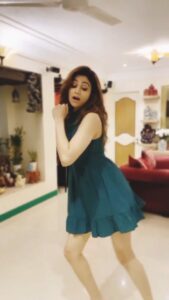 Shamita Shetty Instagram - Dance to the song of life 💫💃🏻💖 . . . . . . #ShamitaShetty #Biggboss15 #manikemagehithe #dance #reelitfeelit #reelkarofeelkaro #dancereels #Queen #beautiful #grace #love #Shamitastribe #teamss
