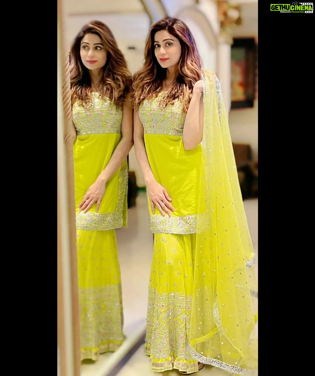 Shamita Shetty Instagram - Simplicity is the keynote of all true Elegance - Coco Chanel . Outfit - @gopivaiddesigns Styled by - @mohitrai with @tarangagarwal_official Managed by - @bethetribe . . . . . . . #ShamitaShetty #throwback #BBott #BiggBoss15 #latepost #desigirl #indianwear #Queen #beautiful #Shamitastribe #teamss